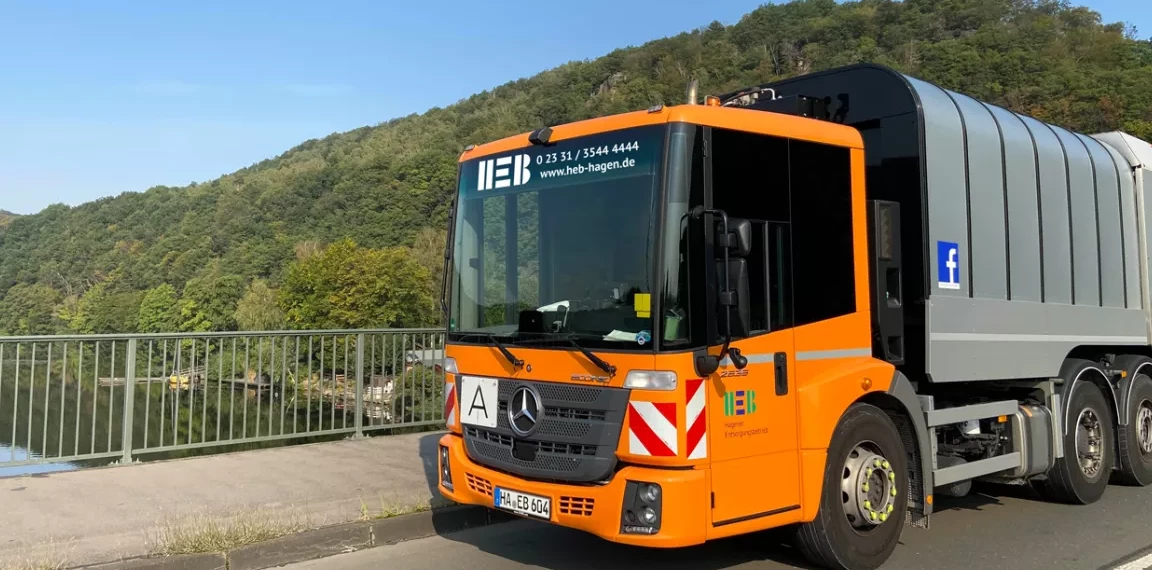 HEB-Müllwagen am Hengsteysee